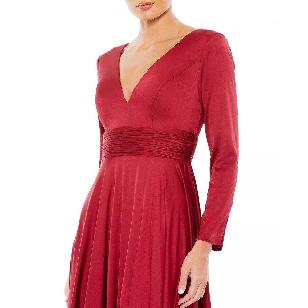 IEENA for Mac Duggal Long Sleeve Ruched Waist satin V-neck - Picture 4 of 11